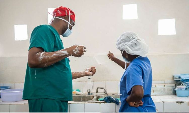 Doctors washing equipment